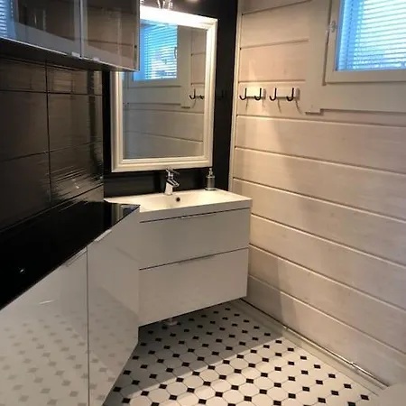 Huvilat A Cozy House With A By The River *