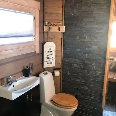 Huvilat A Cozy House With A By The River Saarenkylä