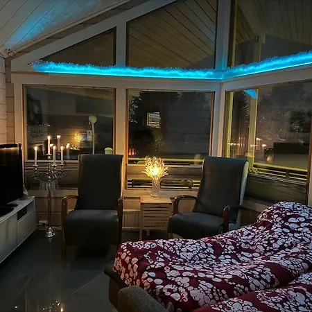 A Cozy House With A By The River Huvilat